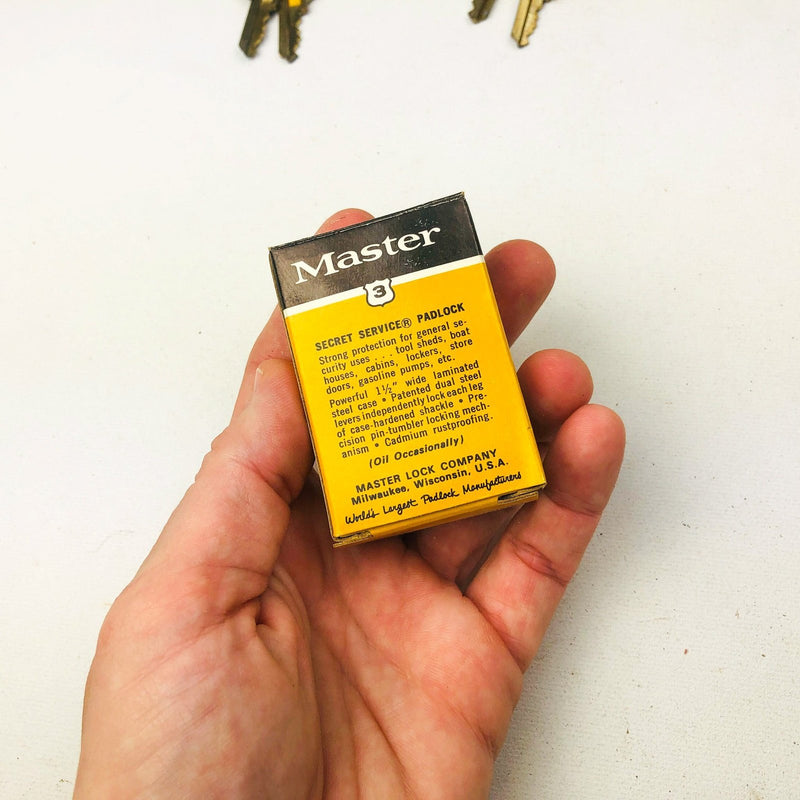 2ct Vintage No 3 Master Lock Padlock 1-1/8" Shackle New NOS Keyed Alike 3773 3