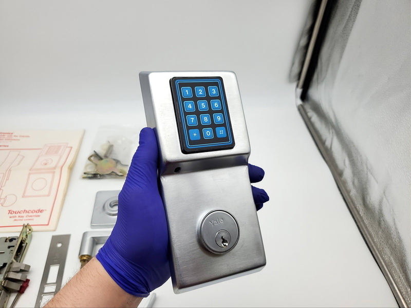 Yale Touch Code Door Knob Entry Lock Satin Chrome 2770 with Override Missing PCs