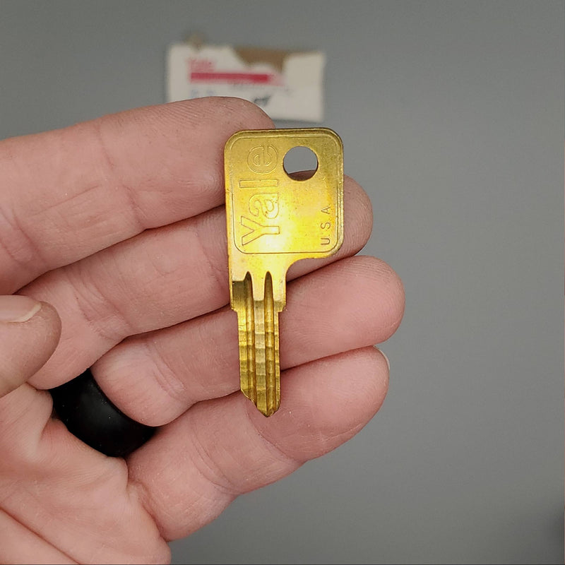5x Yale Key Blanks EB1019 B10C Keyway Brass 4 Pin NOS 1