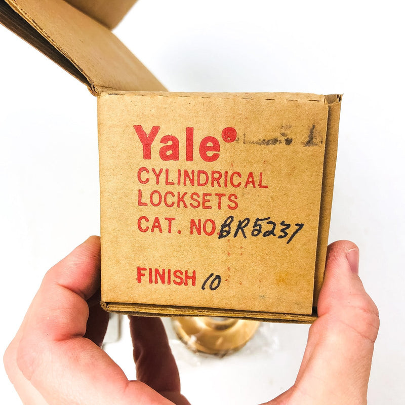 Yale Entry Doorknob Lockset Locking Knob BR5237 US10 Satin Bronze NOS No Latch 2