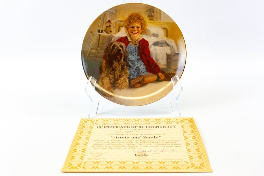 Orphan Annie Collectors Plate Annie & Sandy the Dog w/ COA Knowles China 9825K 1
