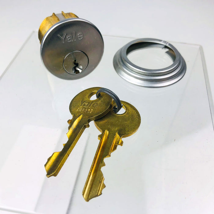 Yale Mortise Cylinder 1152 1" US26D Satin Chrome Collar Keys New Old Stock NOS