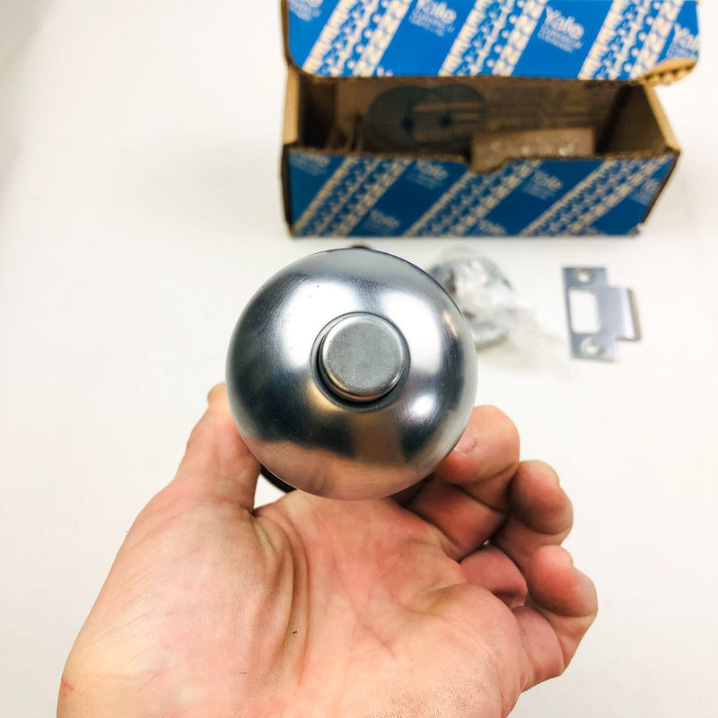 Yale Privacy Door Knob Locking 5302 Copenhagen 380BN US26D Satin Chrome New NOS 8
