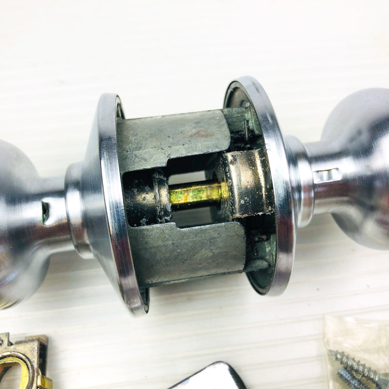 Schlage Privacy Locking Latch Doorknob F40N-00-PLY-626 Satin Chrome New 4177498T