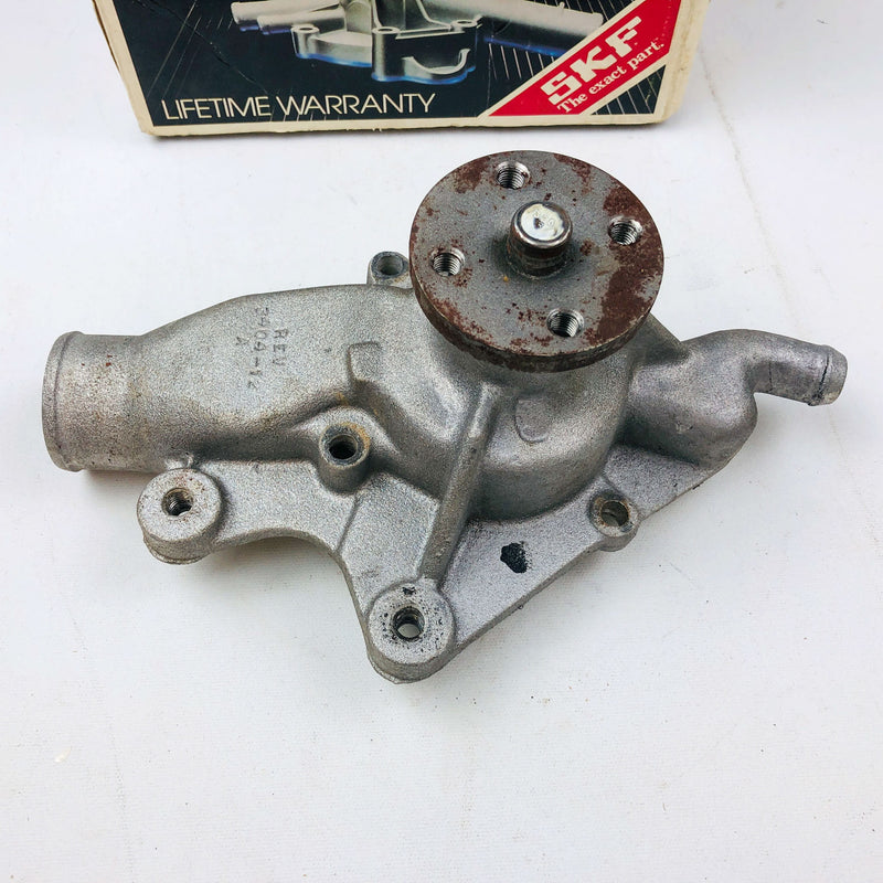 McQuay Norris PC-583 Water Pump For 1990 Jeep Cherokee 2.5L L4 New NOS J8134321