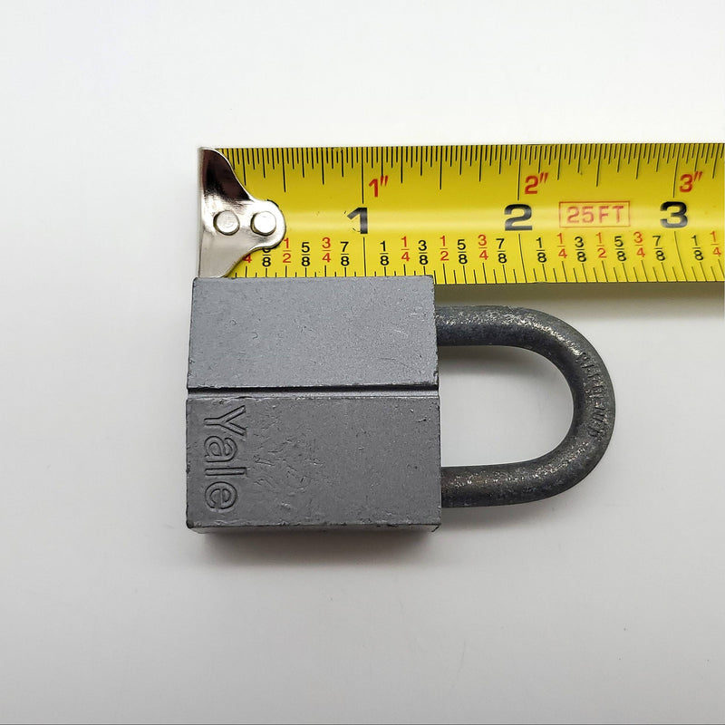 2x Yale Padlocks 7113 Keyed Alike 1" L X 1/4" D Shackle 1.5" Body Vintage NOS