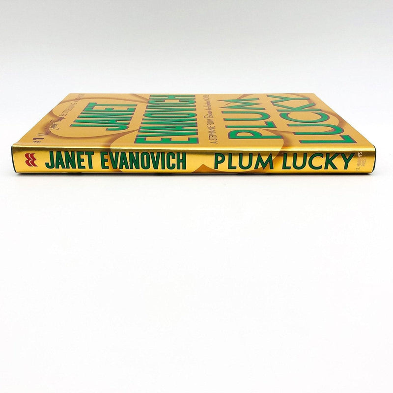 Plum Lucky Hardcover Janet Evanovich 2008 Gambling Romance Theft Road Trip 1st E 3