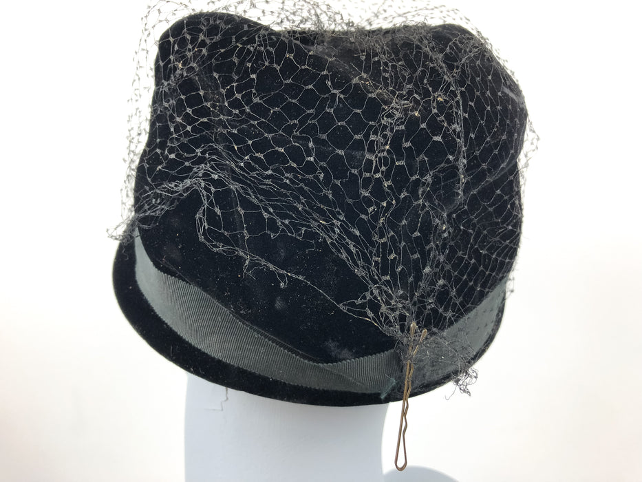 Vintage 1920s Cloche Crusher Hat Black Velvet Felt Grid w/ Plain Bow Ribbon