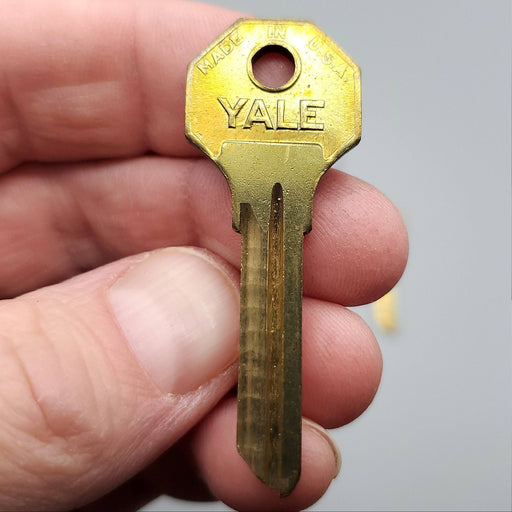5x Yale E9810 Key Blanks Brass Hexagonal Bow USA Made Vintage NOS 1