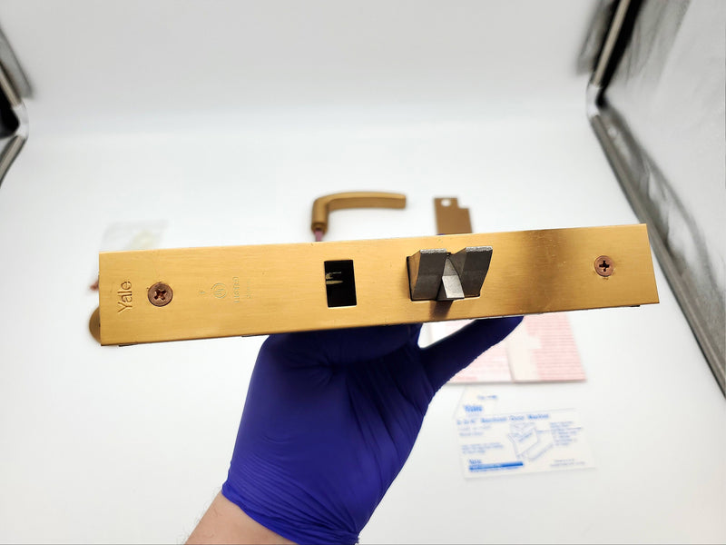 Yale Mortise Lockset Door Handle MOR 8701 RHR Satin Bronze 2-3/4 BS NOS