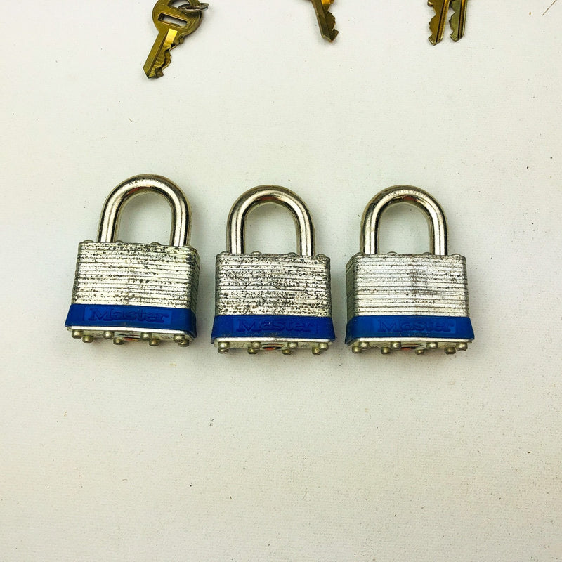 3ct Vintage No 1 Master Lock Padlock 1-1/4" Shackle New NOS Keyed Alike 3735 11