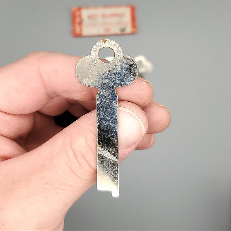 5x Yale R388 1/4 ST Key Blanks Flat Steel NOS 2