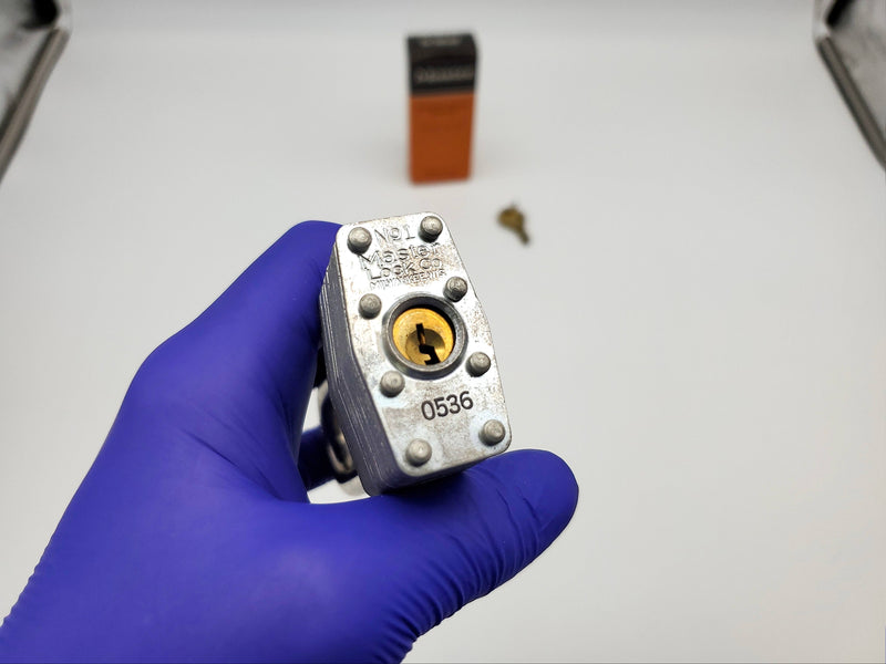 Master Lock Padlock No 1 2-3/4" L x 3/10" D Shackle USA Made Vintage NOS