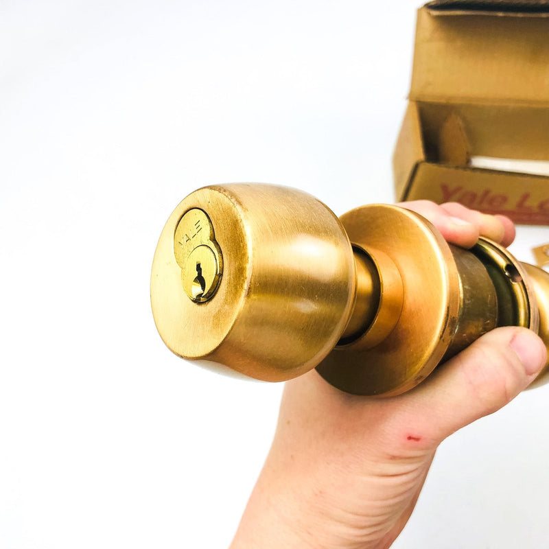 Yale Storeroom Closet Door Knob Lockset BR5405 X1210 US10 Satin Bronze New NOS 5