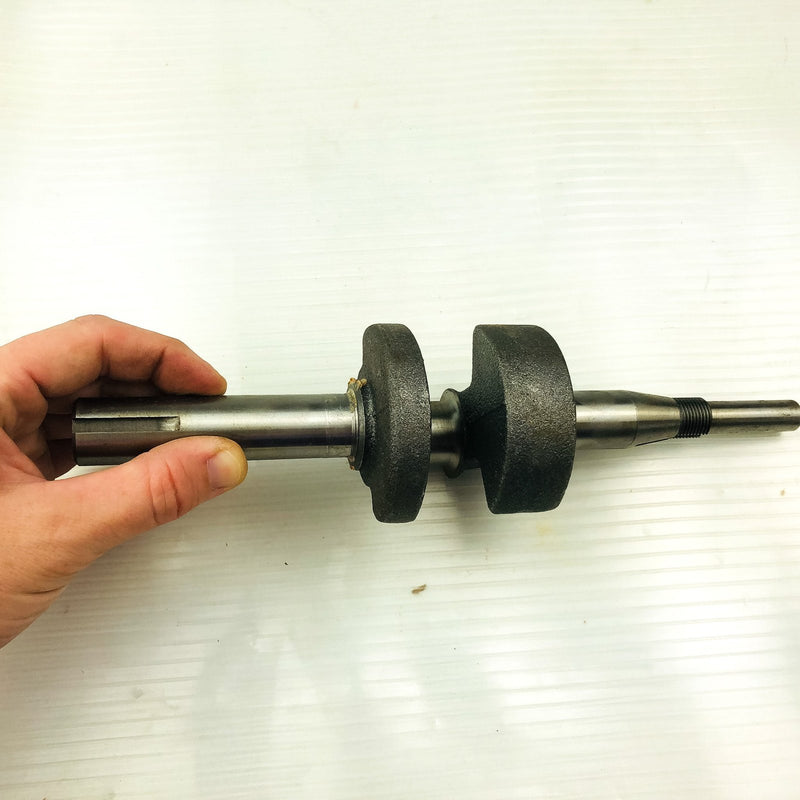 Briggs and Stratton 494564 Crankshaft for Lawn Mower Engine Genuine OEM New NOS 4