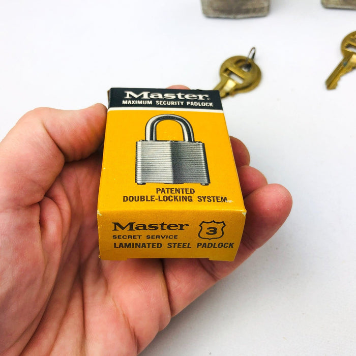 2ct Vintage No 3 Master Lock Padlock 1-1/8" Shackle New NOS Keyed Alike 3924 2