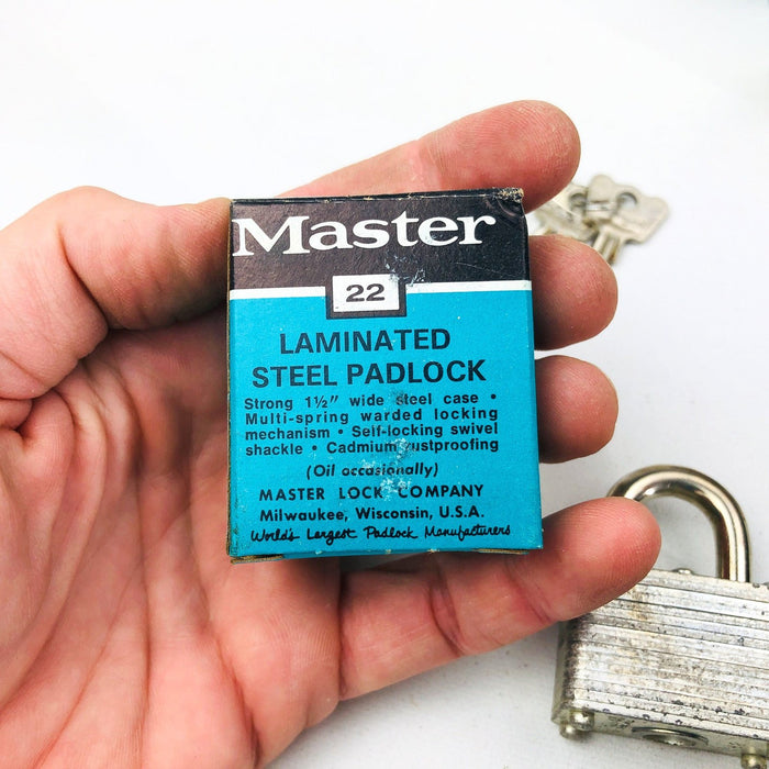 2ct Vintage No 22 Master Lock Padlock 1" Shackle New NOS Keyed Different 3