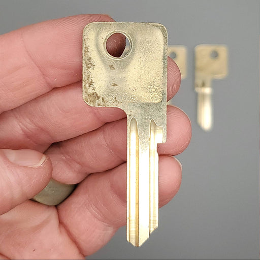 5x Yale EN8 PARA Keyway Key Blanks Nickel Silver 5 Pin NOS 2