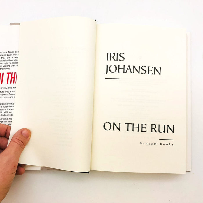 On The Run Hardcover Iris Johansen 2006 1st Edition Mother Daughter Fugitives 7