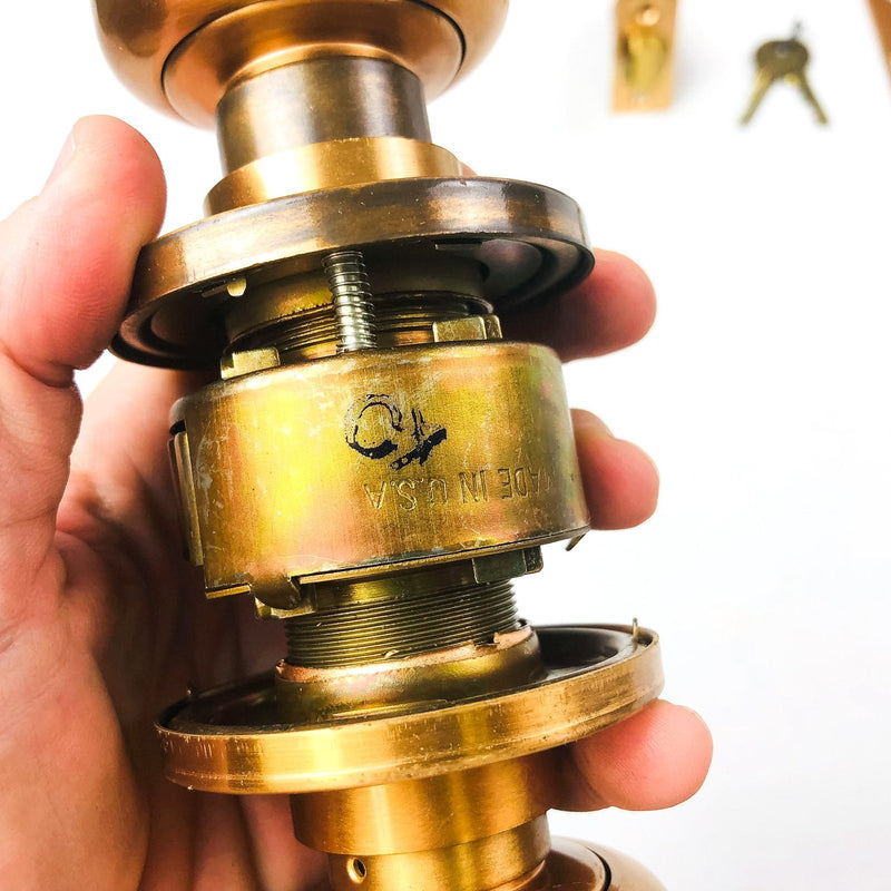 Yale Storeroom Closet Door Knob Lockset BR5405 US10 Satin Bronze New ADA Strike 6