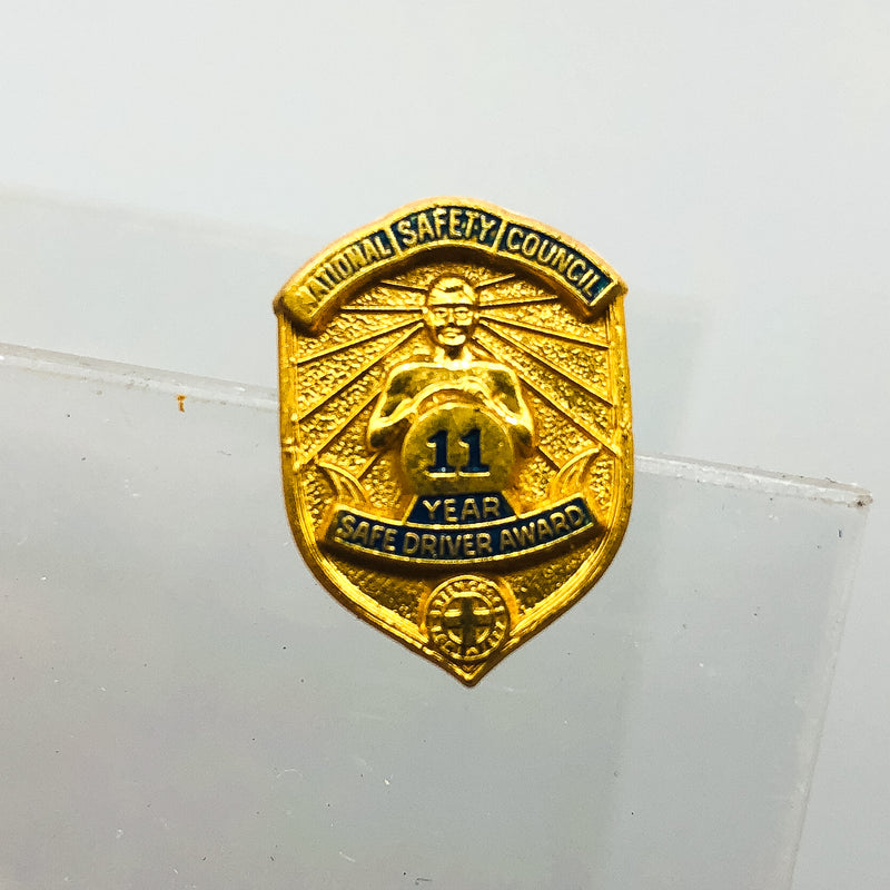 Vintage National Safety Council Lapel Pin Green Cross 11 Year Safe Driver Award