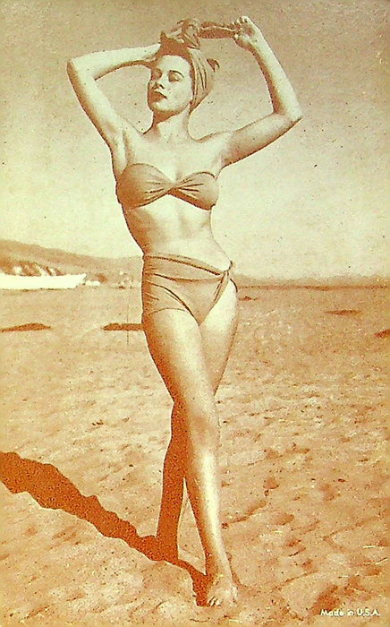 US 50s Pin Up Promo Photo Card Woman Model Bikini Swimsuit Headwrap Beach Sand