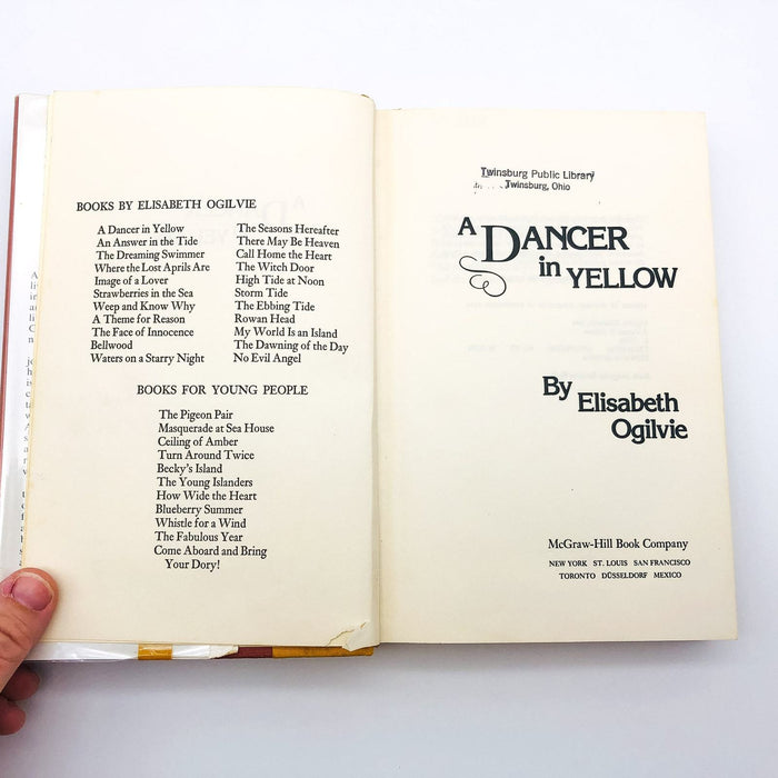 A Dancer In Yellow Hardcover Elisabeth Ogilvie 1979 Husband Marriage Babysitter 8