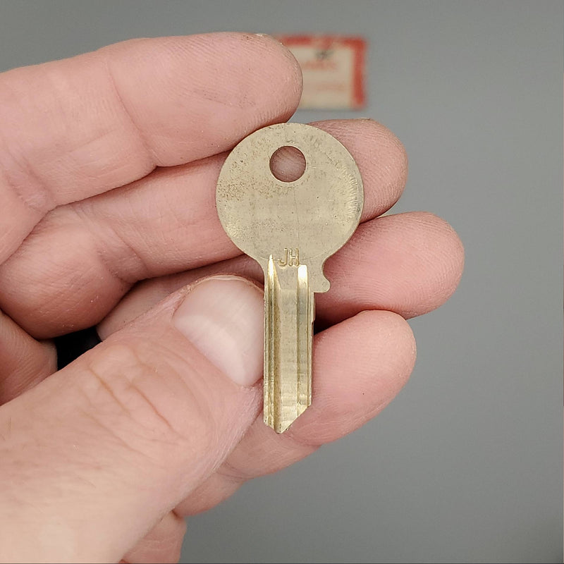 5x Yale RN10 1/2 Key Blanks JH Keyway Nickel Silver 4 Pin NOS 2