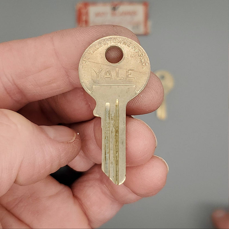 5x Yale RN10 1/2 Key Blanks JE Keyway Nickel Silver 4 Pin NOS 1