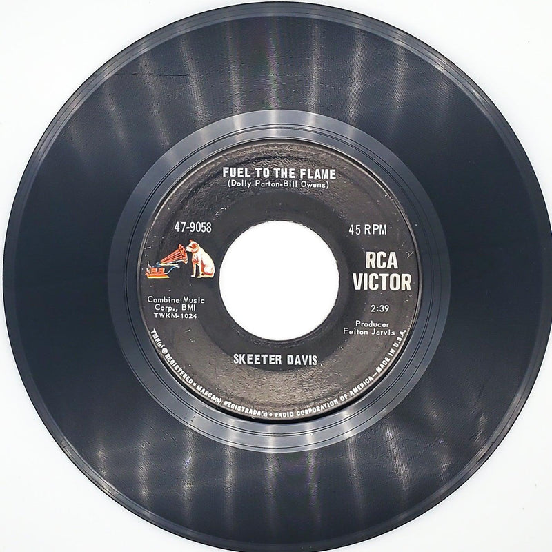 Skeeter Davis Fuel To The Flame Record 45 RPM Single 47-9058 RCA Victor 1967 1
