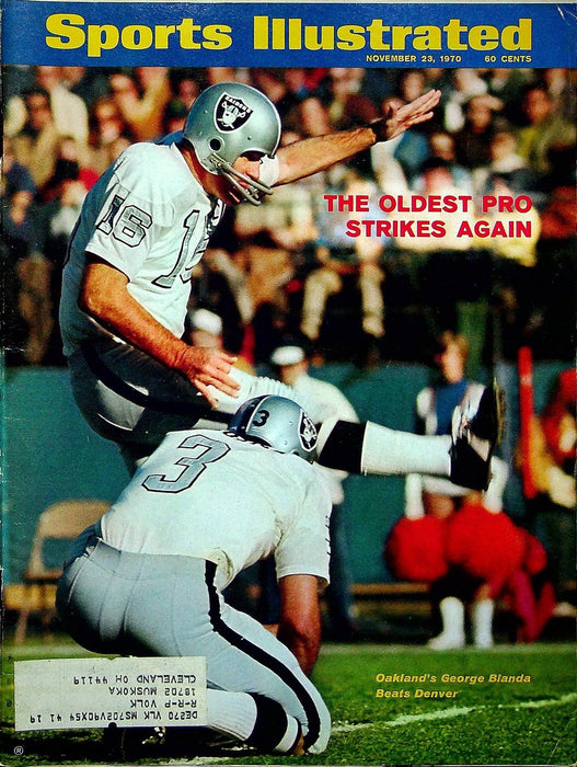 Sports Illustrated Magazine Nov 23 1970 George Bland Helps Raiders beat Denver