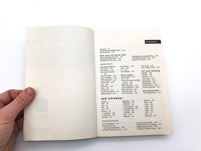 New Believer's New Testament Bible 2013 New Living Translation Tyndale House 8