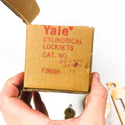 Yale Storeroom Closet Door Knob Lockset BR5305 380AN US10 Satin Bronze New NOS 2