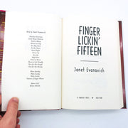 Finger Lickin Fifteen Hardcover Janet Evanovich 2009 Stephanie Plum 1st Edition 7