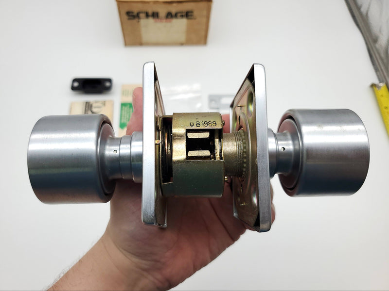 Schlage Door Knob Passage Latch Commercial Satin Chrome MET D10S 2-3/4 BS NOS