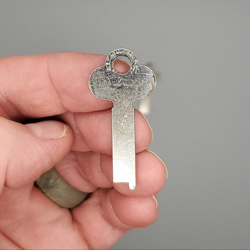 5x Yale R290 3/4 ST Flat Steel Key Steel Pin NOS 2