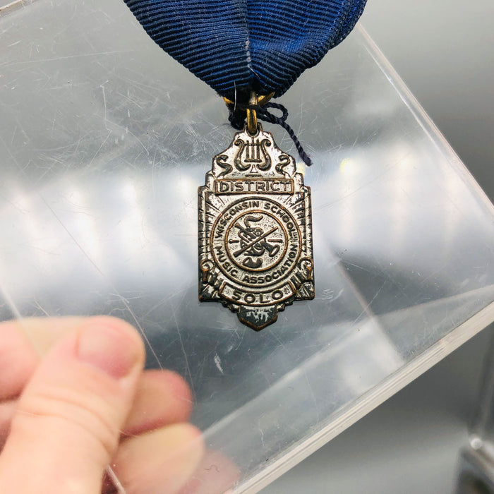 Wisconsin School Music Association Medal Pin Award WSMA District Festival Blue