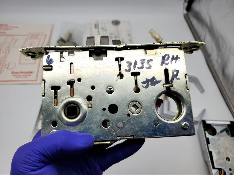 Yale Touch Code Door Knob Entry Lock Satin Chrome 2770 with Override Missing PCs