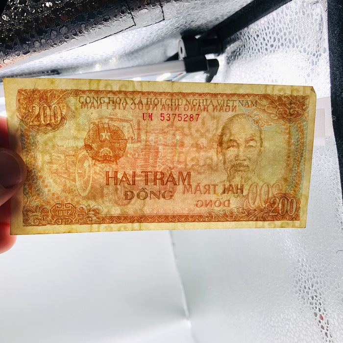 1987 Vietnam 200 Hai Tram Dong Banknote Bank Note Ho Chi Minh UM 5375287 Money