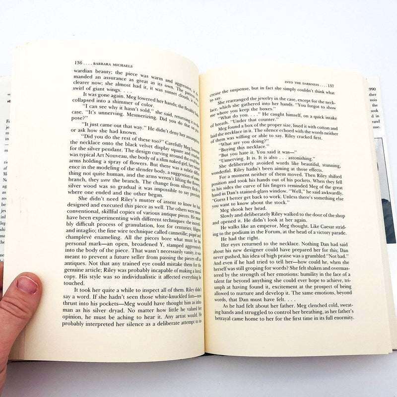 Into The Darkness Hardcover Barbara Michaels 1990 Antique Jewelry Ghosts Copy 1 9