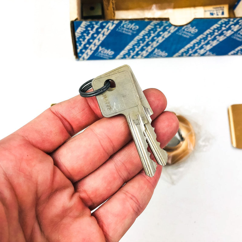 Yale Entry Door Knob Lockset BR5237 Brandywine 207N US10 Satin Bronze New NOS 10