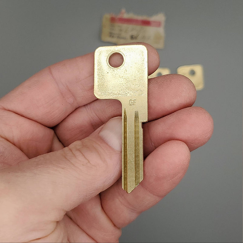 5x Yale EN8 Key Blanks GF Keyway Nickel Silver 5 Pin NOS 2