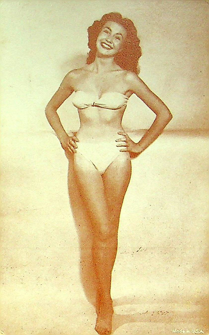 US 50s Pin Up Promo Photo Card Woman Model Bikini Swimsuit Beach Hands On Hips