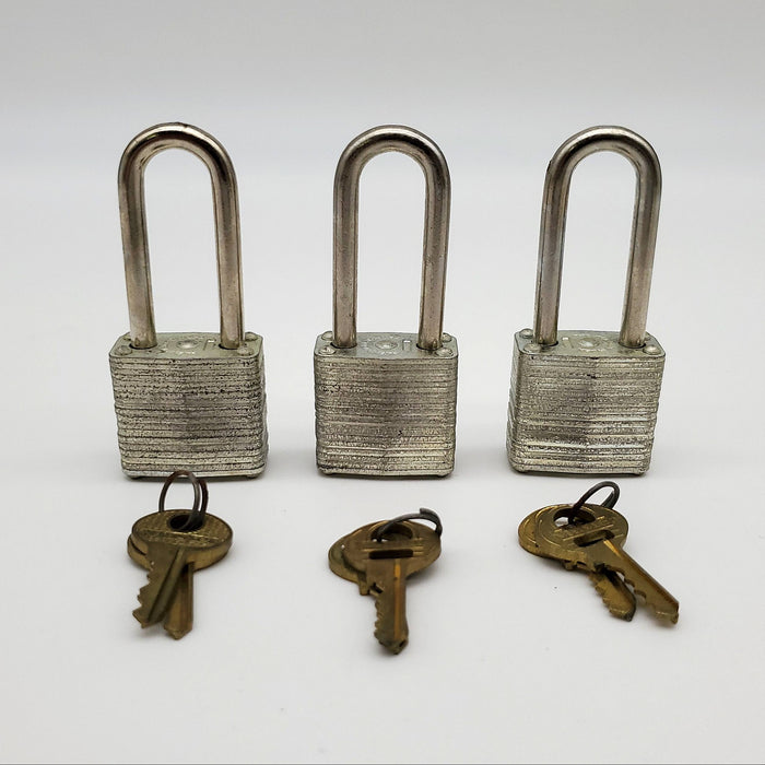 3x Master Lock Padlocks No 7. 1-5/8" L x 0.2" D Shackle Milwaukee USA Vintage